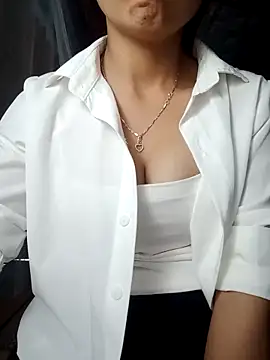 shy-bany123 online show from November 17, 2025, 7:25 am