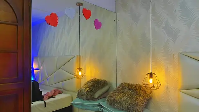 laurettedela rouse online show from November 30, 2025, 10:19 am