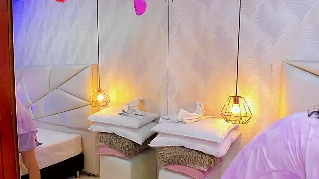 laurettedela rouse online show from December 3, 2025, 10:57 am