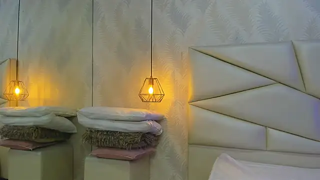 laurettedela rouse online show from December 5, 2025, 10:02 am