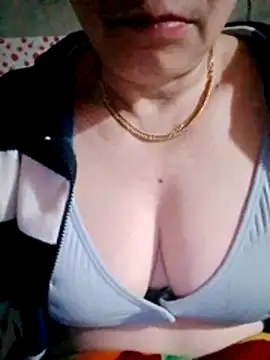 small-house123 online show from February 2, 2026, 12:31 am