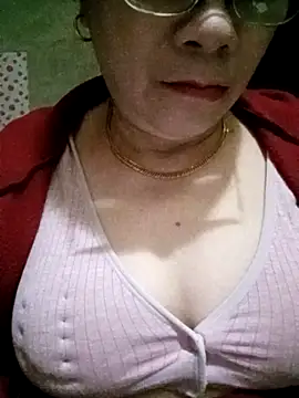 small-house123 online show from March 3, 2026, 10:04 pm