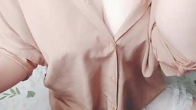 Sunny-Aurora online show from November 8, 2025, 2:56 am