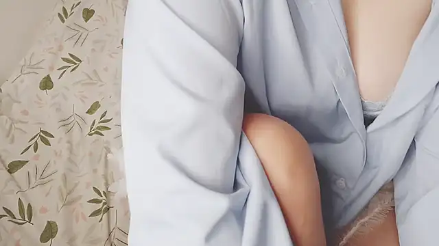 Sunny-Aurora online show from November 10, 2025, 3:16 am