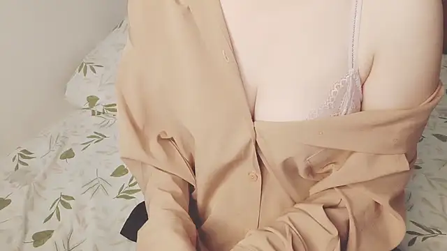 Sunny-Aurora online show from November 14, 2025, 3:16 am