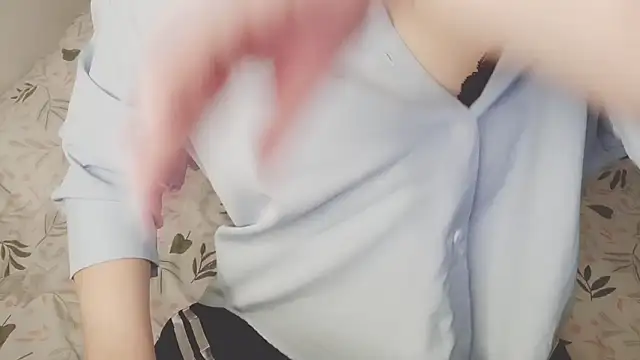 Sunny-Aurora online show from November 23, 2025, 4:01 am