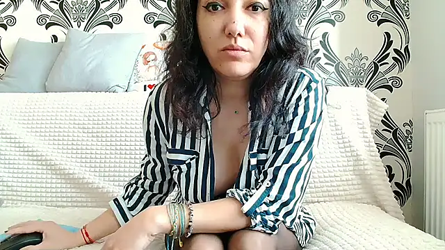 CharmingPearl online show from March 3, 2026, 7:36 am