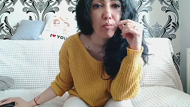 CharmingPearl online show from April 14, 2026, 6:41 am