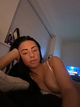 Bethrae25 online show from December 4, 2025, 7:44 pm