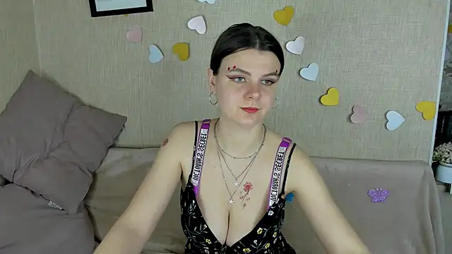 Zorianaa online show from April 18, 2026, 8:53 pm