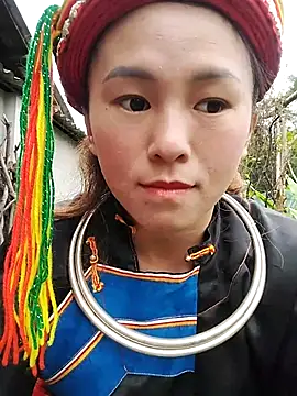 meeow-bimew online show from November 17, 2025, 2:17 am