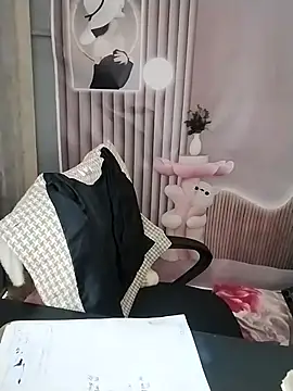 meeow-bimew online show from November 23, 2025, 7:52 am