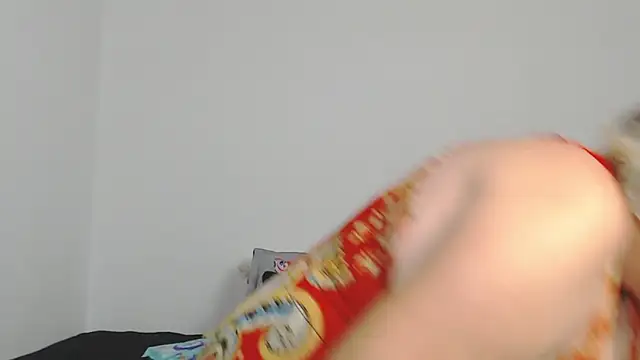 Snapshot of Roxanne76 chatting on March 15, 2026, 11:27 am Roxanne76 online show from March 15, 2026, 11:27 am