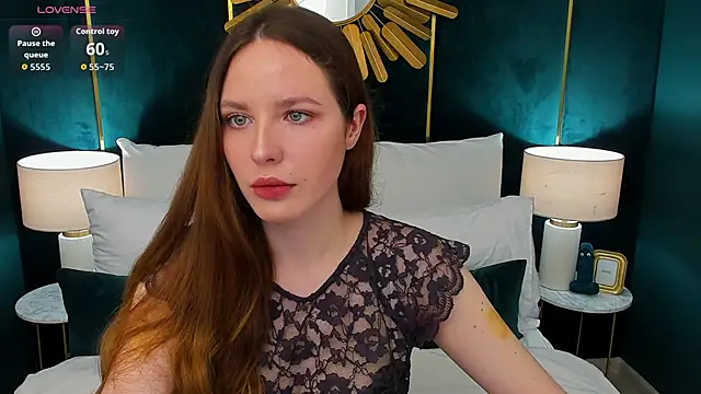 MonaRicci online show from April 3, 2026, 12:14 pm