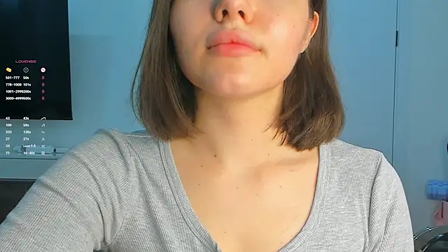 Xo Laura online show from April 13, 2026, 6:13 pm