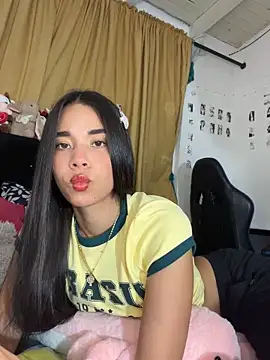 Snapshot of Milleradhara24 chatting on June 10, 2026, 3:50 am Milleradhara24 online show from June 10, 2026, 3:50 am