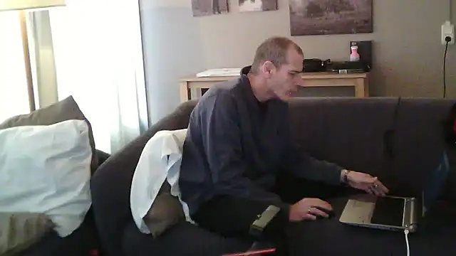 paulus52 online show from December 5, 2025, 11:19 am