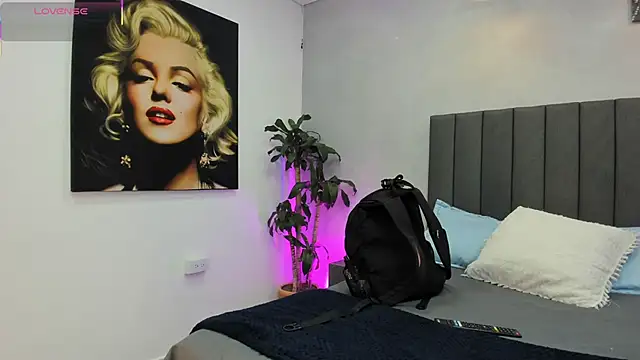 kendra london online show from January 14, 2026, 11:05 am