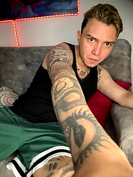 Nick orion online show from November 14, 2025, 1:32 pm