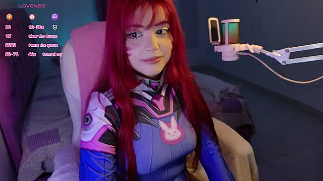 EmillieX online show from November 9, 2025, 11:25 pm