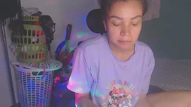 shayna cute online show from June 30, 2026, 12:44 am