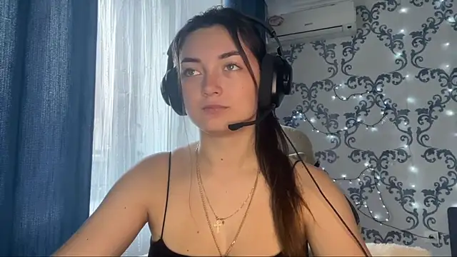 TwotyBright online show from December 2, 2025, 8:08 am