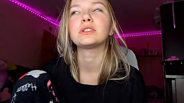 KarinRobertson online show from February 9, 2026, 5:28 pm