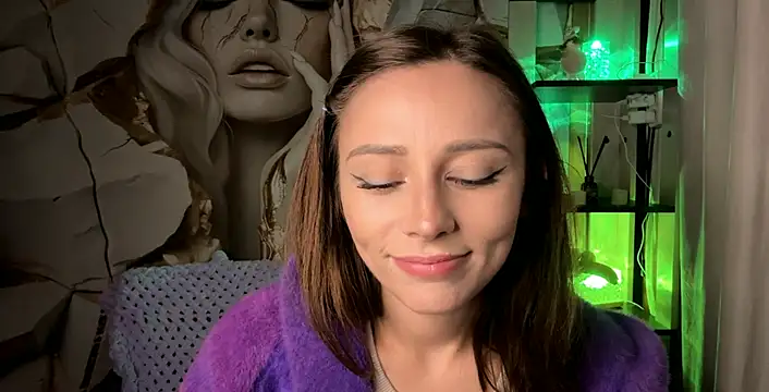 CrystaDepaul online show from December 4, 2025, 8:23 am