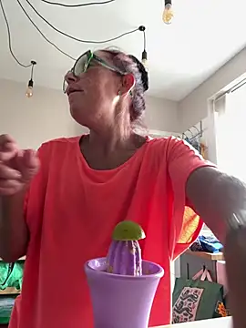 Snapshot of Angel-LinaX chatting on July 14, 2026, 3:51 pm Angel-LinaX online show from July 14, 2026, 3:51 pm