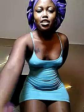 Snapshot of SweetSavage18 chatting on July 29, 2026, 7:12 pm SweetSavage18 online show from July 29, 2026, 7:12 pm
