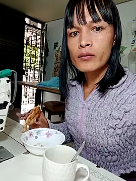 PaulinaLondra2 online show from November 26, 2025, 12:28 pm