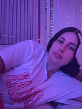 jojoa23 online show from April 27, 2026, 2:37 pm