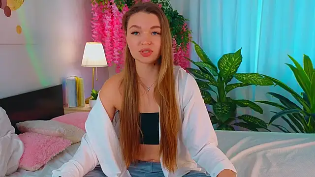 MaryHamilton online show from November 27, 2025, 11:56 am