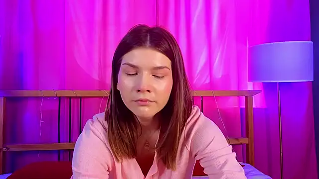 WilmaJohnson online show from March 19, 2026, 6:39 am