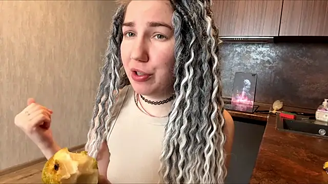 GeraldineStevenson online show from March 3, 2026, 8:09 am