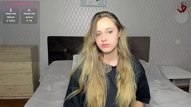 blondy rina online show from November 23, 2025, 8:41 pm