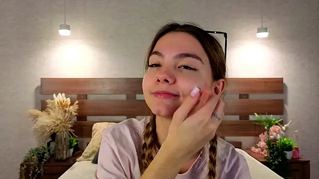 MargieDavidson online show from February 2, 2026, 8:35 am