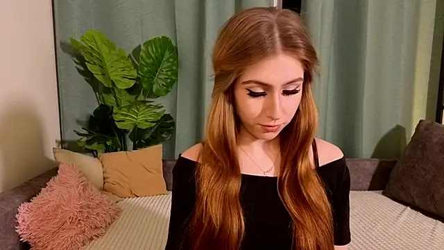 GiuseppinaRodenbough online show from November 11, 2025, 9:04 pm