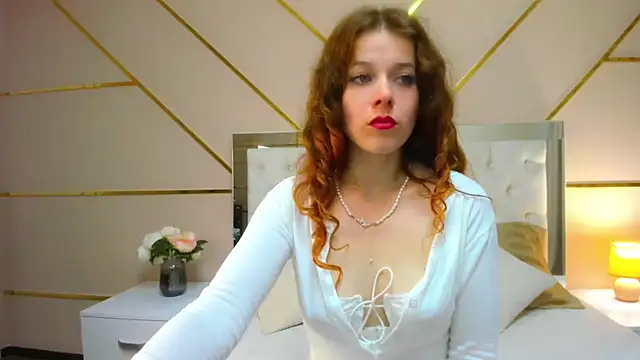 LoraWarner online show from November 11, 2025, 12:38 pm