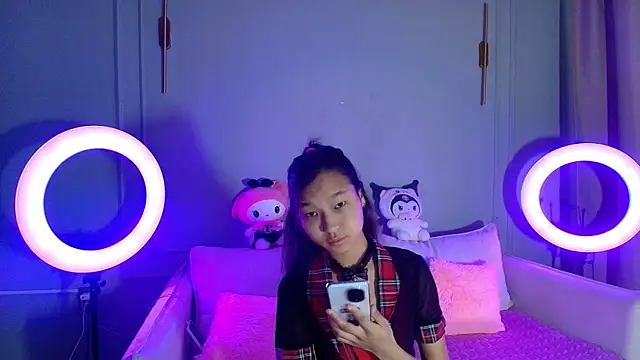 lihnpham online show from December 18, 2025, 3:12 am