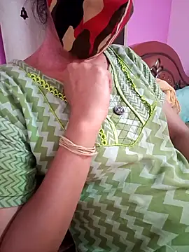 Snapshot of Tamil_White_Rose chatting on May 6, 2026, 8:52 am Tamil White Rose online show from May 6, 2026, 8:52 am