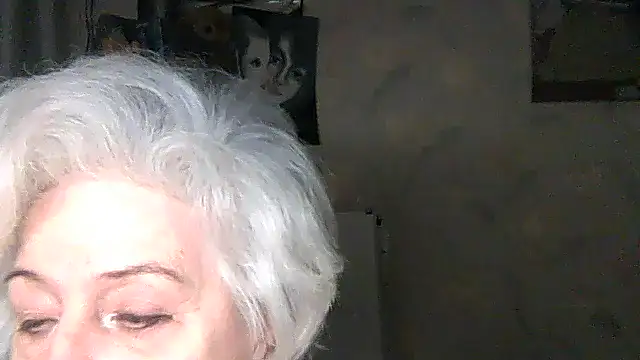 Snapshot of ValeriaKroww chatting on November 5, 2025, 4:18 pm ValeriaKroww online show from November 5, 2025, 4:18 pm