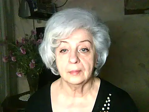 Snapshot of ValeriaKroww chatting on November 12, 2025, 8:41 pm ValeriaKroww online show from November 12, 2025, 8:41 pm