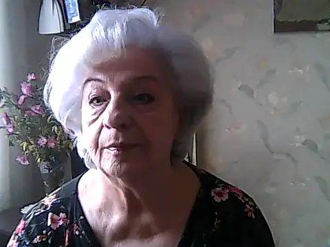 Snapshot of ValeriaKroww chatting on November 15, 2025, 9:28 am ValeriaKroww online show from November 15, 2025, 9:28 am