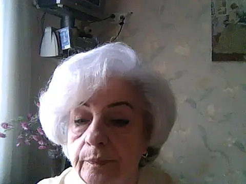 Snapshot of ValeriaKroww chatting on November 19, 2025, 9:09 am ValeriaKroww online show from November 19, 2025, 9:09 am