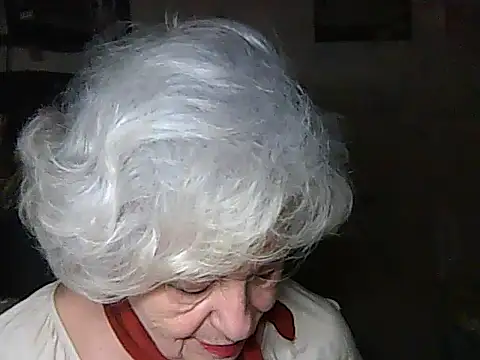 Snapshot of ValeriaKroww chatting on December 2, 2025, 6:58 pm ValeriaKroww online show from December 2, 2025, 6:58 pm