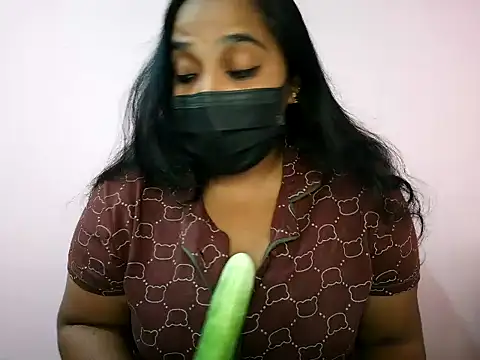 Snapshot of Mathi_cam chatting on June 18, 2026, 4:11 pm Mathi cam online show from June 18, 2026, 4:11 pm