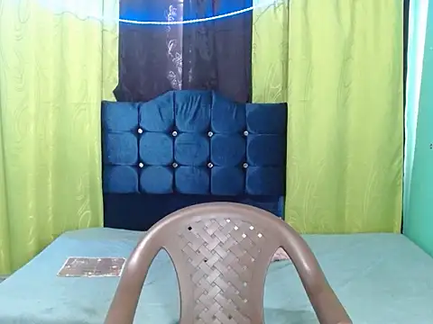 Andrea04 hot online show from December 3, 2025, 12:47 pm