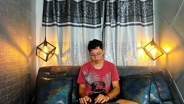 alexy re online show from December 5, 2025, 11:08 am