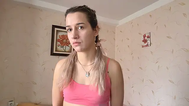 Auroragin online show from November 13, 2025, 9:08 am